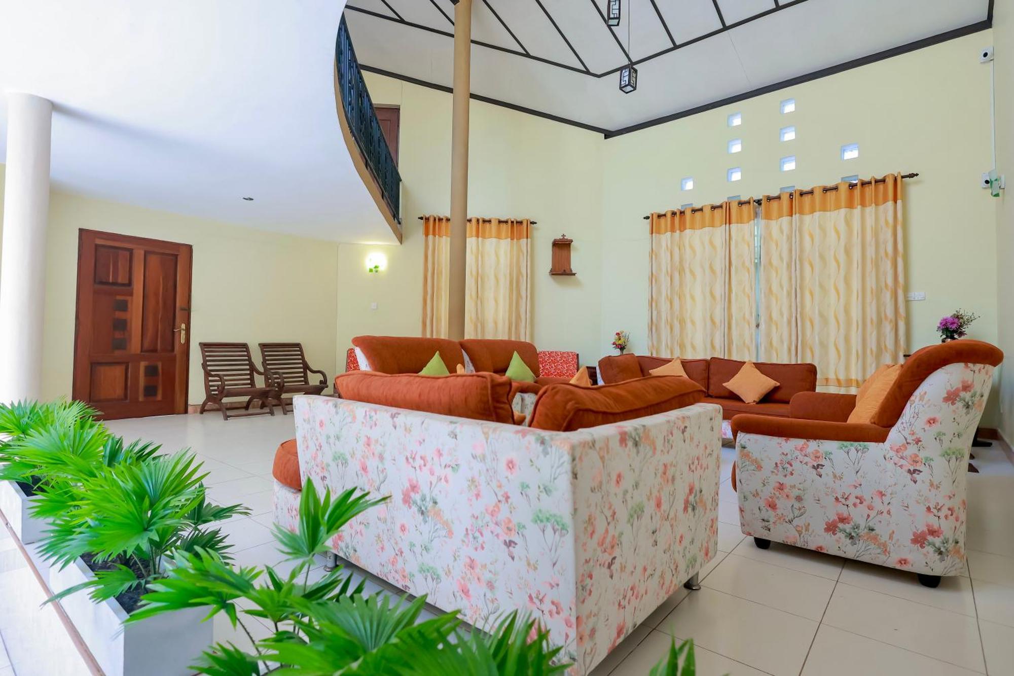 Limeshine - Airport Transit Hotels & Residences كاتوناياكى المظهر الخارجي الصورة